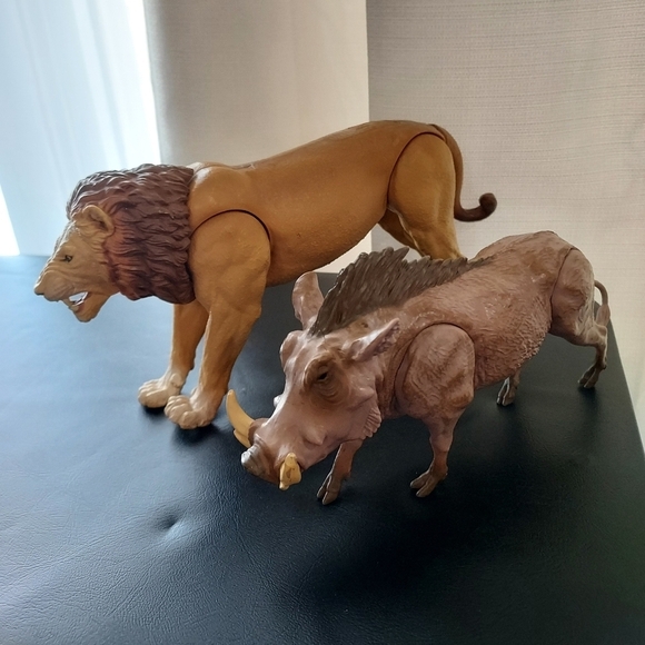wild kingdom Other - Jumanji Wild Kingdom Roaring Lion Action Figure With Sound/Motion Also Warthog